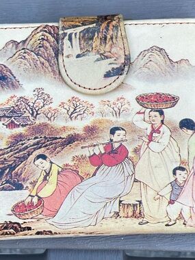 Printed Korean Vintage Style Women’s Clasp Wallet - Beige Multicolor